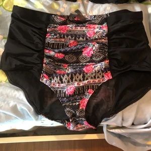 (SOLD) Torrid Floral Print Bikini Bottoms